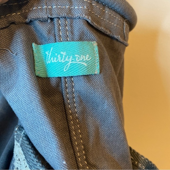 Thirty-One Gray Tote with Lace and Chevron Accents - Picture 4 of 8